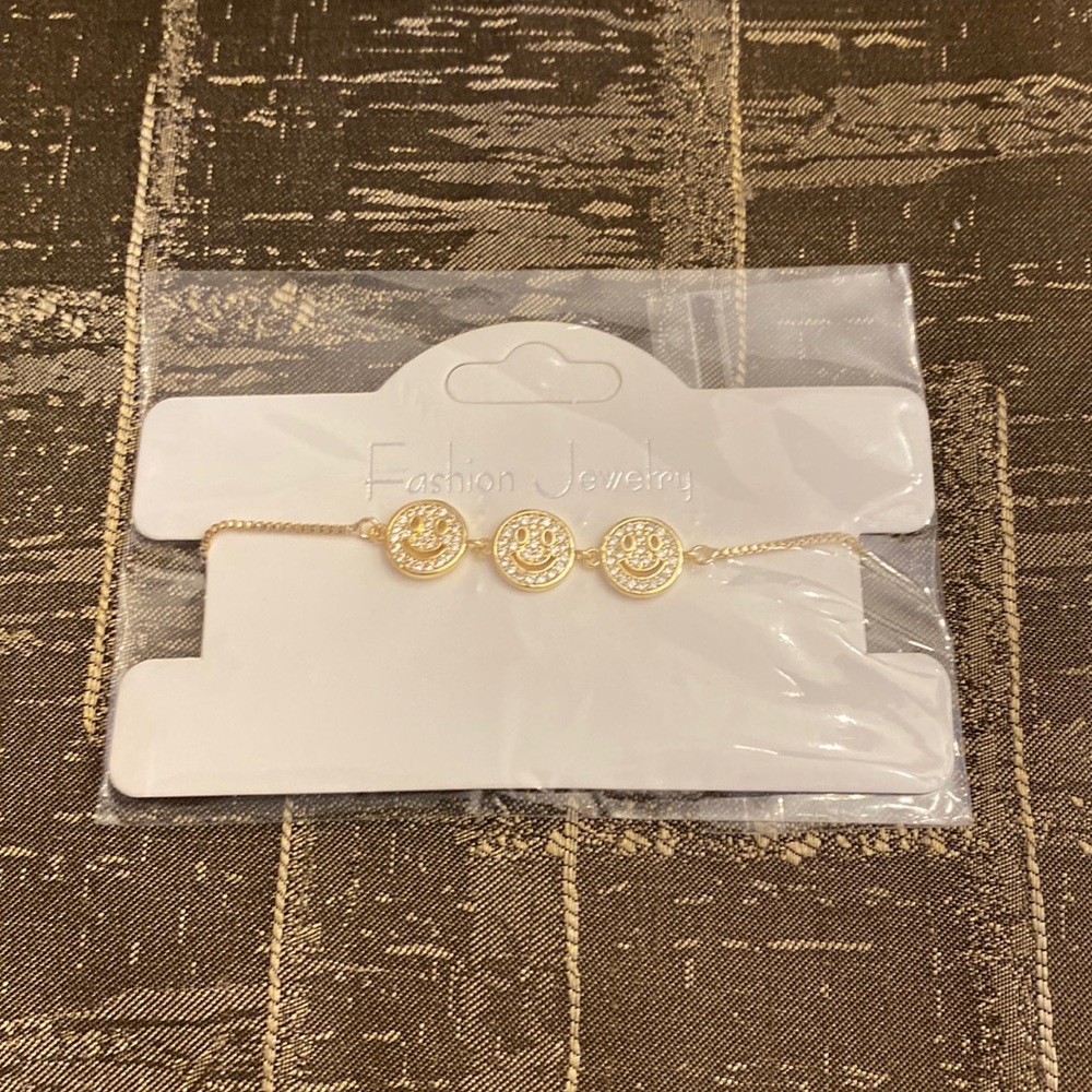 😃 New smiley face bracelet 😃